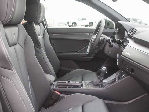 New 2025 Audi Q3 2.0T Premium image 24