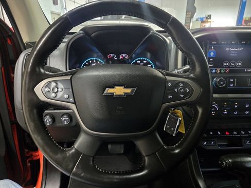 Used 2019 Chevrolet Colorado Z71 AWD/4WD image 14