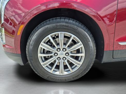 Used 2017 Cadillac XT5 Luxury w/ Driver Awareness Package FWD image 33