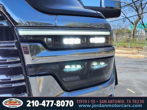 Used 2025 RAM 2500 Limited AWD/4WD image 10