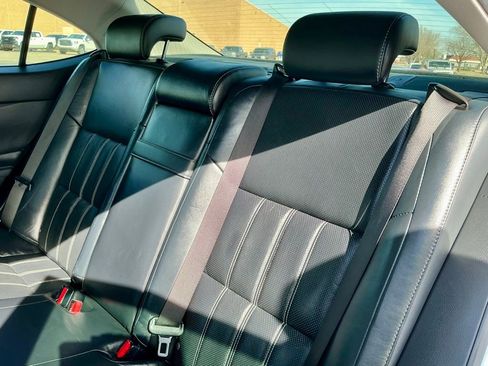 Used 2016 Lexus ES 350 350 w/ Luxury Package w/Wood Trim image 29