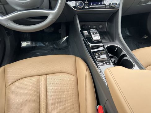 Used 2022 Hyundai Sonata Limited w/ Winter Weather Package image 23