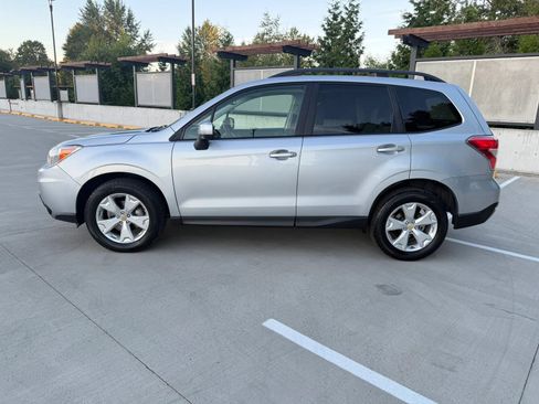 Used 2015 Subaru Forester 2.5i Premium w/ All-Weather Package AWD/4WD image 5
