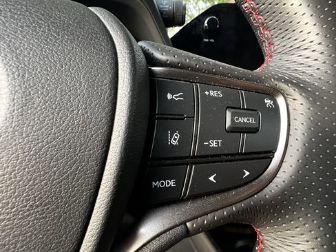 Used 2023 Lexus UX 250h F Sport image 20