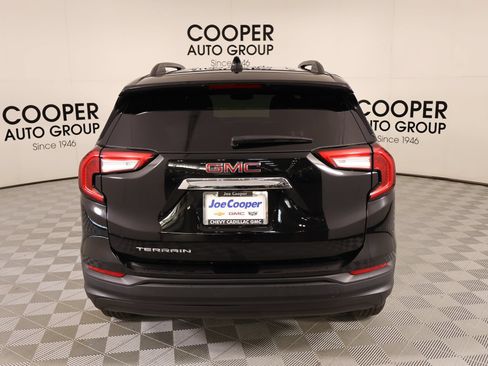 Used 2024 GMC Terrain SLE w/ Driver Convenience Package FWD image 21