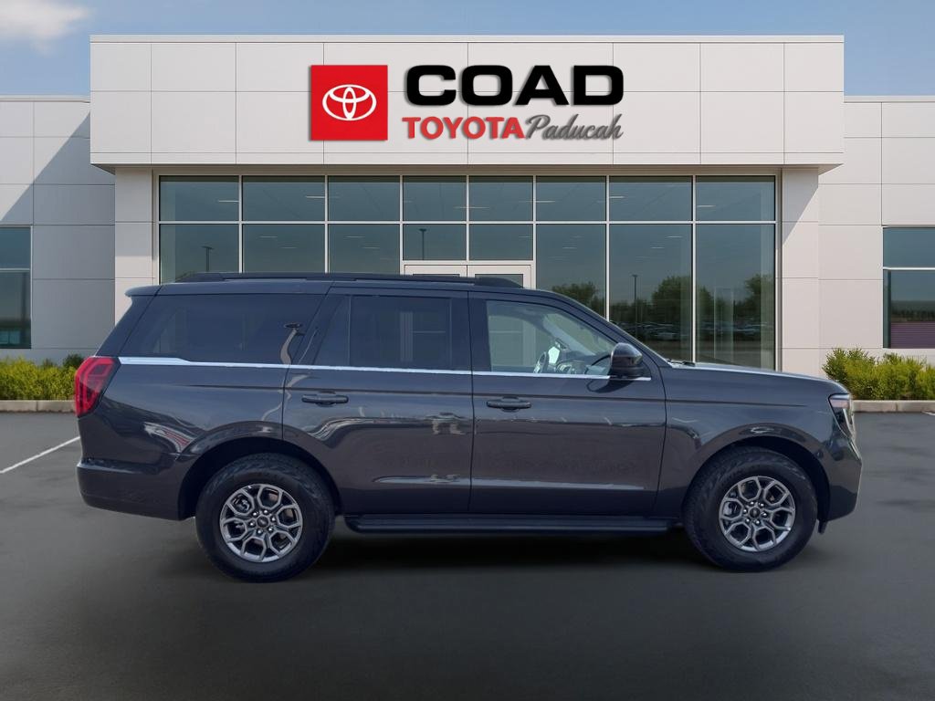 Used 2025 Ford Expedition Active AWD/4WD image 6
