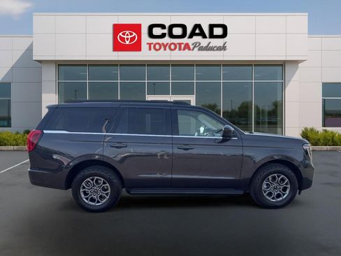 Used 2025 Ford Expedition Active AWD/4WD image 6