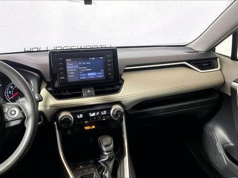 Used 2019 Toyota RAV4 XLE FWD image 5