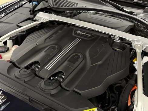 Used 2022 Bentley Flying Spur Plug-In Hybrid image 82