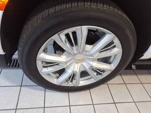 Used 2024 Chevrolet Tahoe High Country AWD/4WD image 5