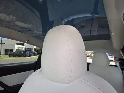 Used 2021 Tesla Model Y Long Range AWD/4WD image 10