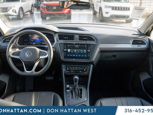 Used 2023 Volkswagen Tiguan SE image 4