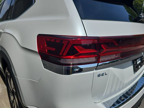 Used 2025 Volkswagen Atlas SEL AWD/4WD image 37