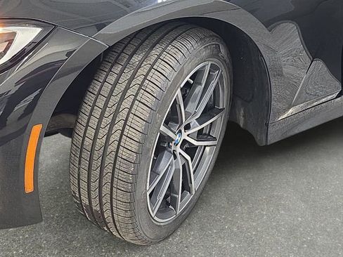 Used 2019 BMW 330i xDrive Sedan w/ Driving Assistance Package AWD/4WD image 32