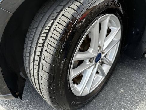 Used 2017 Ford Focus SE FWD image 20