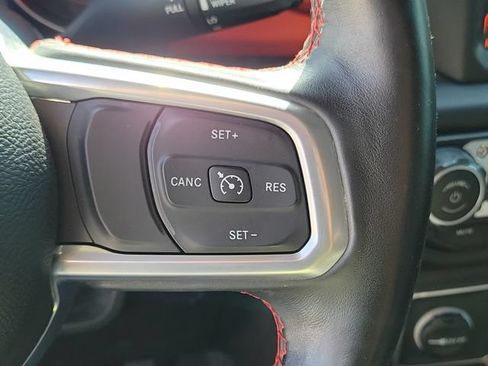 Used 2019 Jeep Wrangler Unlimited Rubicon AWD/4WD image 13