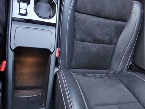 Used 2021 Volvo XC40 T5 R-Design w/ Advanced Package image 61