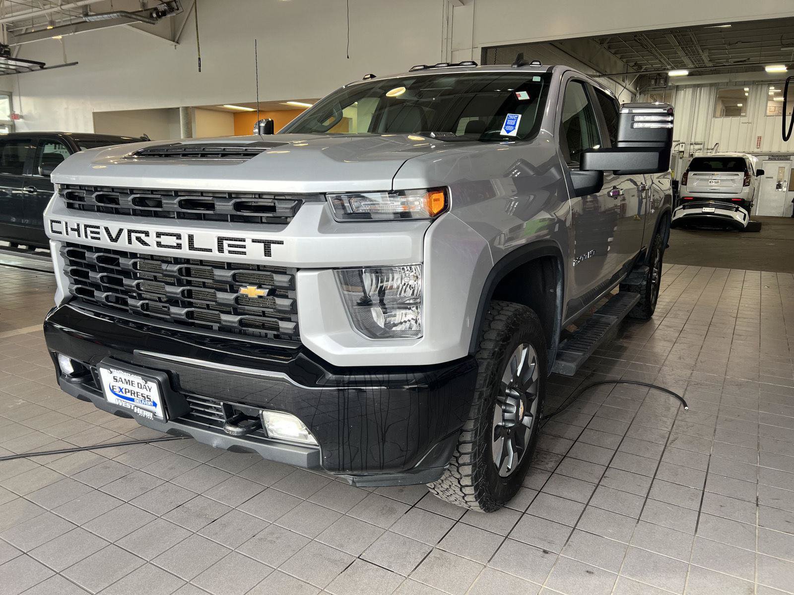 Used 2021 Chevrolet Silverado 2500 Custom w/ Custom Value Package AWD/4WD image 2