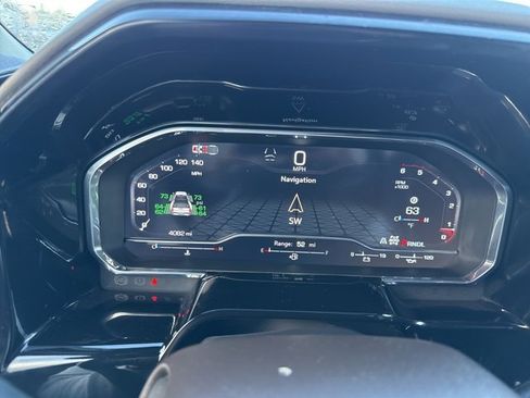 Used 2025 GMC Sierra 3500 SLT w/ SLT Premium Package image 11