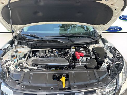 Used 2024 Nissan Rogue S FWD image 27