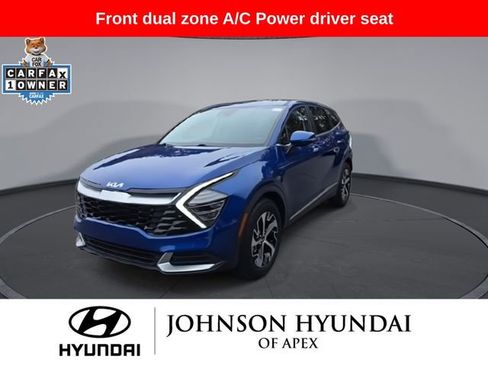 Used 2024 Kia Sportage EX image 3