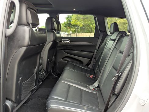 Used 2020 Jeep Grand Cherokee Limited image 15