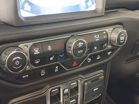 Used 2020 Jeep Gladiator Rubicon image 21