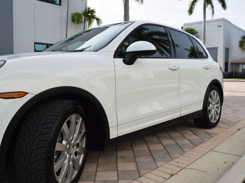 Used 2013 Porsche Cayenne Diesel AWD/4WD image 18