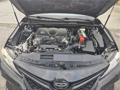 Used 2018 Toyota Camry XSE image 37