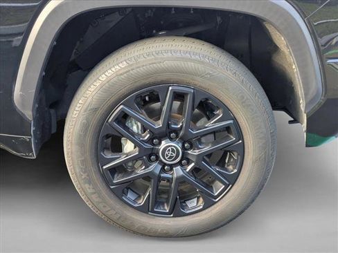 Used 2024 Toyota Tundra Limited image 23