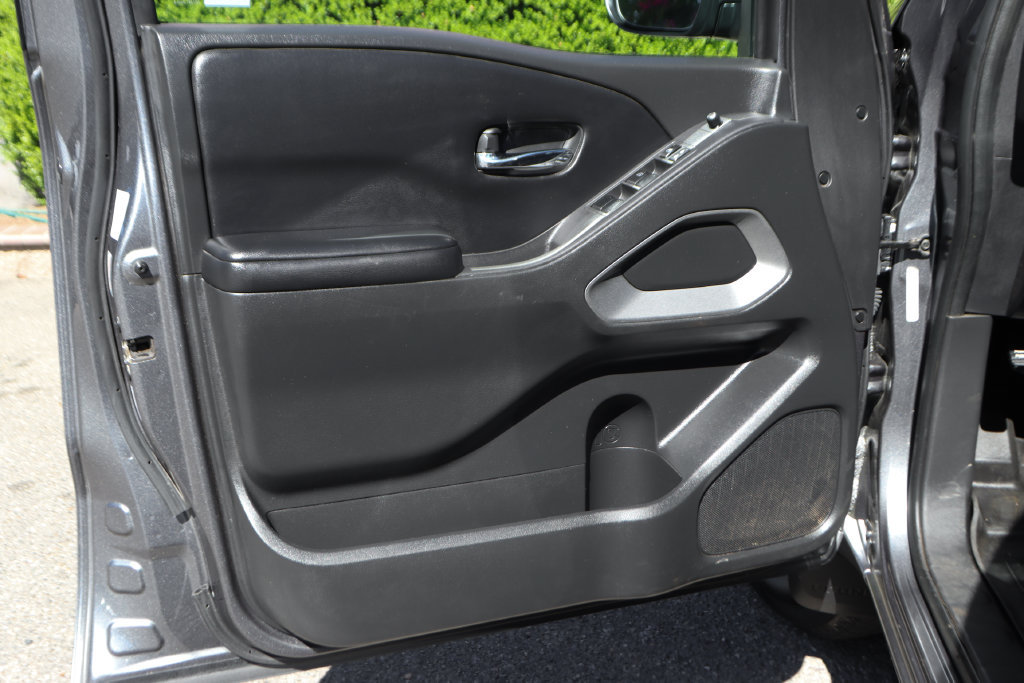 Used 2025 Nissan Frontier SV AWD/4WD image 15
