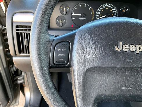 Used 2004 Jeep Grand Cherokee Laredo w/ Convenience Group image 17