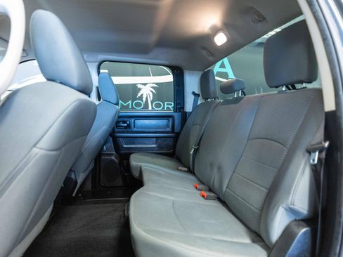 Used 2014 RAM 2500 Tradesman w/ Chrome Appearance Group AWD/4WD image 13