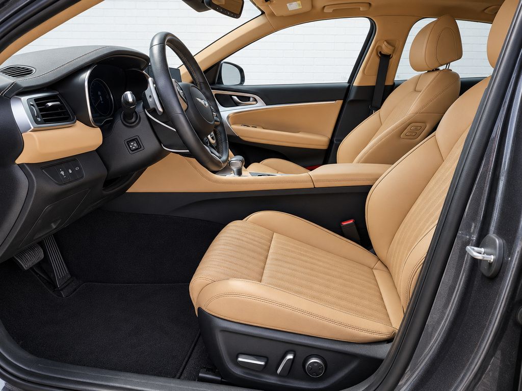 Used 2022 Genesis G70 2.0T w/ Prestige Package RWD image 8