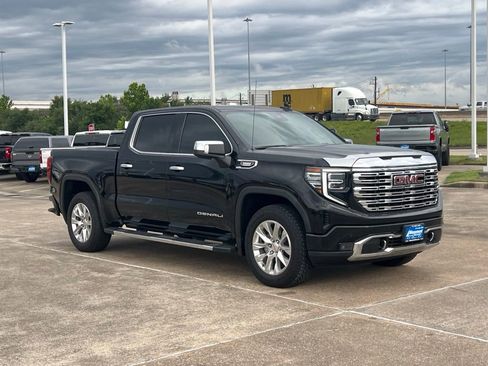 Used 2023 GMC Sierra 1500 Denali w/ Technology Package AWD/4WD image 6