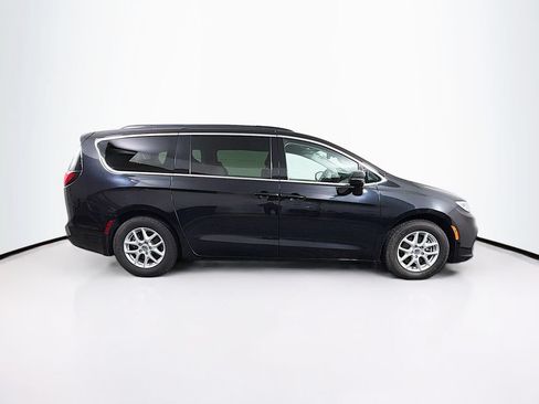 Used 2022 Chrysler Pacifica Touring-L FWD image 8