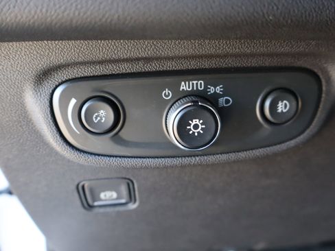 Certified 2024 GMC Terrain SLT image 18