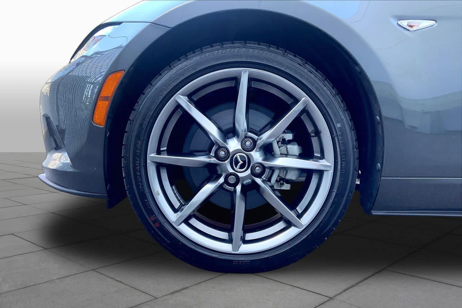 Used 2022 MAZDA MX-5 Miata RF Grand Touring RWD image 11