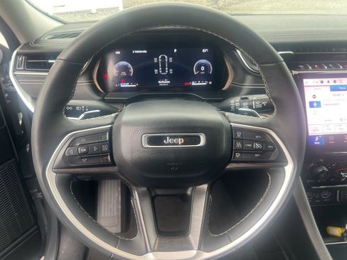 Used 2023 Jeep Grand Cherokee L Limited image 16