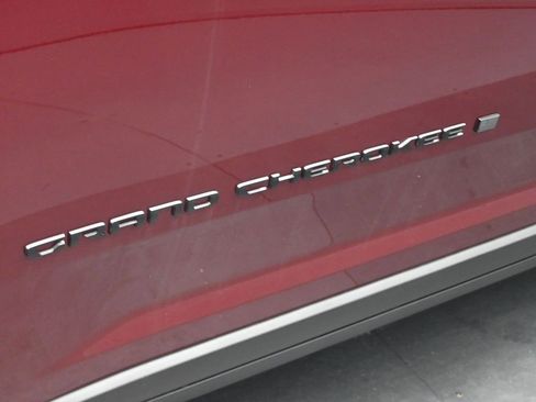 New 2025 Jeep Grand Cherokee L Limited w/ Luxury Tech Group II RWD image 13