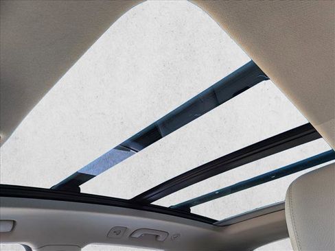 Used 2019 Audi Q5 Premium w/ Convenience Package image 17