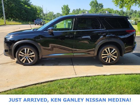Certified 2025 Nissan Pathfinder Platinum AWD/4WD image 6