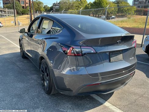Used 2022 Tesla Model Y Performance AWD/4WD image 5