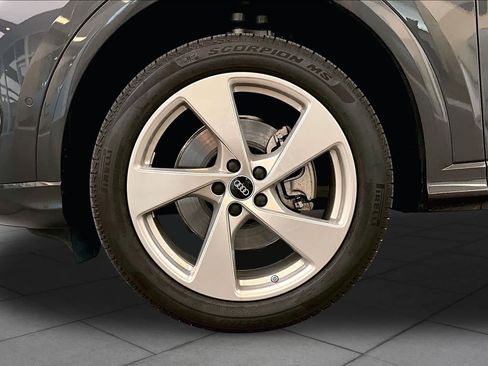 Certified 2025 Audi Q5 Premium Plus AWD/4WD image 10
