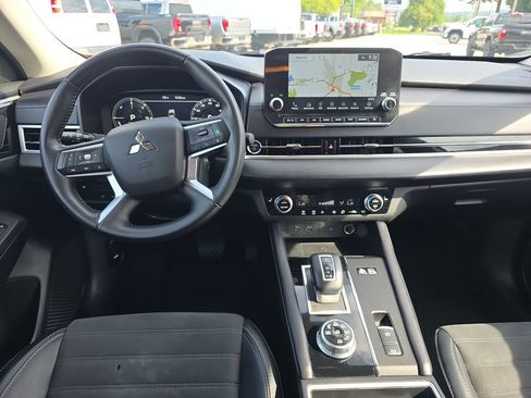 Used 2024 Mitsubishi Outlander SE AWD/4WD image 13
