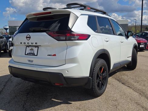 Used 2025 Nissan Rogue SV AWD/4WD image 10