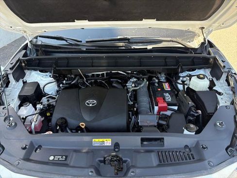 Certified 2021 Toyota Highlander XSE FWD image 30