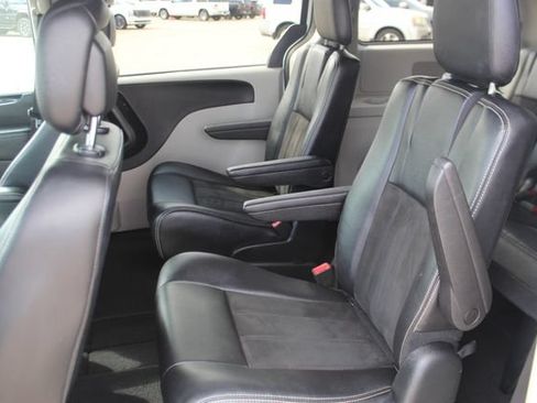 Used 2019 Dodge Grand Caravan SXT FWD image 24