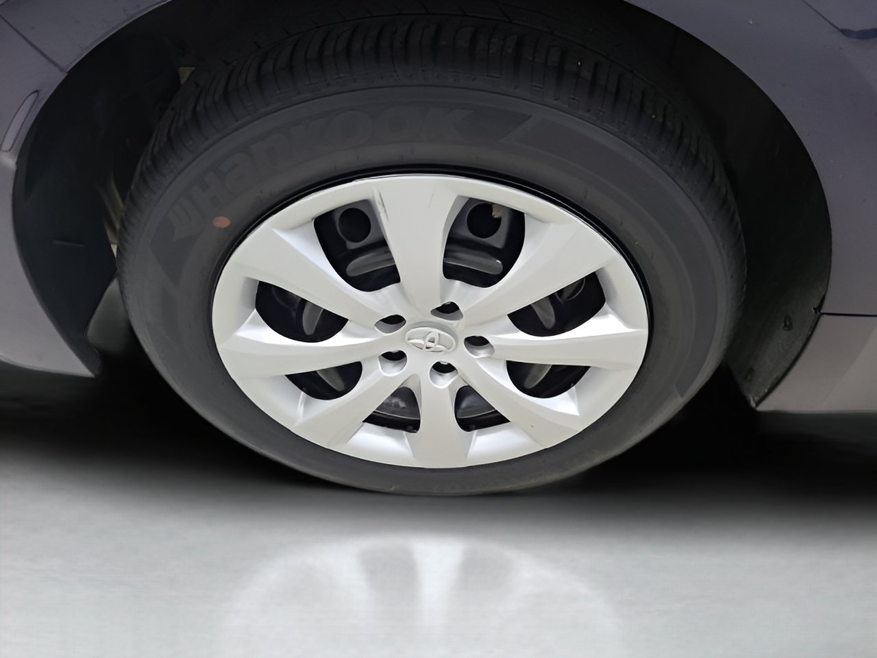 Used 2024 Toyota Corolla LE FWD image 9