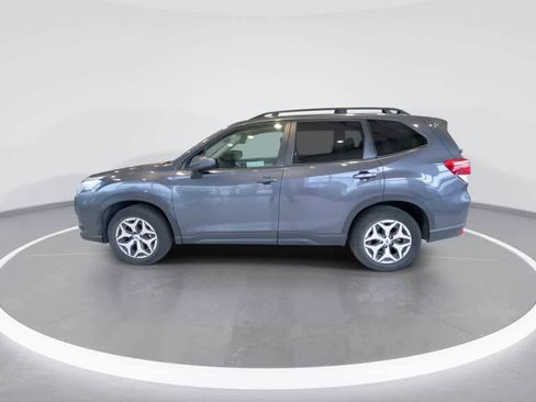 Used 2022 Subaru Forester Premium image 5
